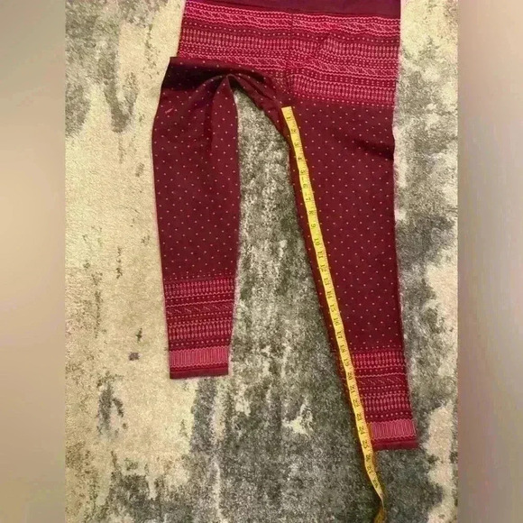 Women’s Fabletics Leggings - Picture 6 of 6